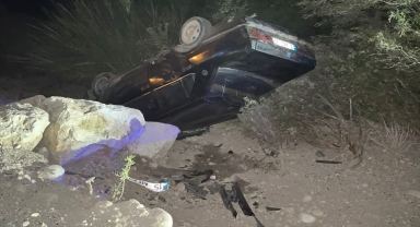 Antalya'da şarampole devrilen otomobilin sürücüsü yaralandı