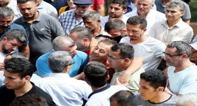 Antalya'da trafik kazasında ölen anne ile kızı defnedildi