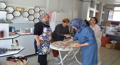 Boğazlıyan Kadın Girişimciler Kooperatifi aşure dağıttı