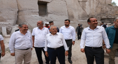 Büyükşehir Belediye Başkanı Büyükkılıç, Agios Dimitrios Kilisesi'ni inceledi