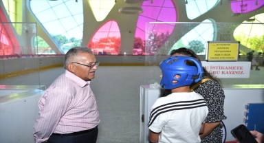 Büyükşehir Belediye Başkanı Büyükkılıç, matematik kampı öğrencileriyle buluştu