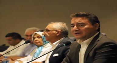 DEVA Partisi Genel Başkanı Babacan, Aksaray'da ziyaretlerde bulundu