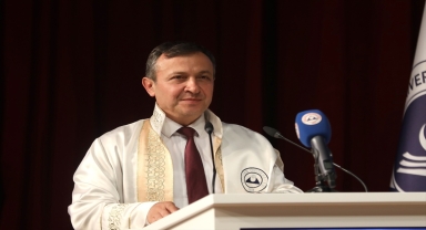 Erciyes Üniversitesi Eğitim Fakültesi yeni mezunlarını verdi 