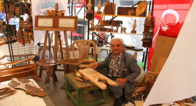 Geleneksel el sanatlarını festivallerde tanıtıyorlar