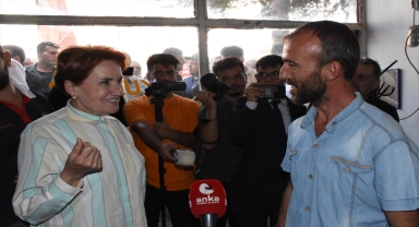 İYİ Parti Genel Başkanı Akşener, Aksaray'ın ilçelerinde esnafı ziyaret etti
