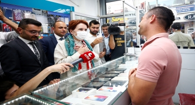 İYİ Parti Genel Başkanı Meral Akşener, Nevşehir'de esnaf ziyaretlerinde bulundu