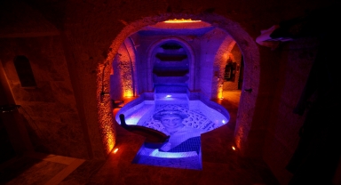 Kapadokya'da kayadan oyma oteldeki 