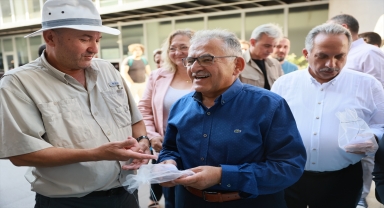 Kayseri Büyükşehir Belediyesi 8 kazı alanındaki çalışmalara destek veriyor