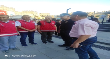 Kayseri Valisi Gökmen Çiçek, güven timlerini denetledi