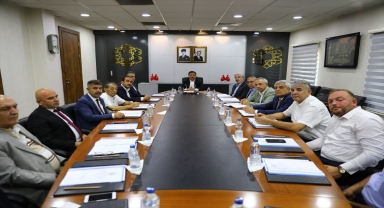 Kayseri Valisi Gökmen Çiçek, sanayicilerle bir araya geldi