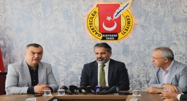 KAYSO Başkanı Büyüksimitci, Kayseri Gazeteciler Cemiyeti Başkanı Kösedağ'ı ziyaret etti