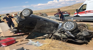 Kırıkkale'de refüje devrilen otomobildeki 6 kişi yaralandı