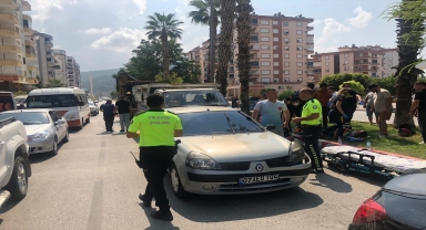 Kumluca'da 5 aracın karıştığı trafik kazasında 4 kişi yaralandı