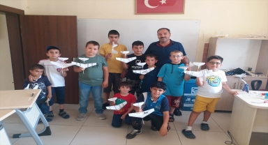 Melikgazi Belediyesi'nden çocuklara yönelik model uçak yapımı kursu