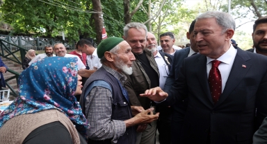 Milli Savunma Bakanı Akar, Konya'da şehit aileleri ve gazilerle bir araya geldi: