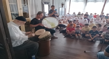 Niğde'de Kur'an kursu öğrencileri için tasavvuf müziği dinletisi 