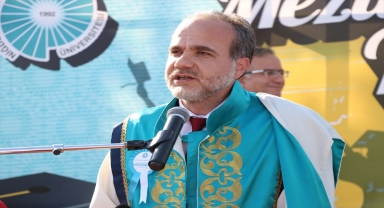 Niğde Ömer Halisdemir Üniversitesinde mezuniyet töreni düzenlendi