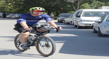 Pedal çevirerek gezen Avusturyalı genç Beypazarı'na geldi