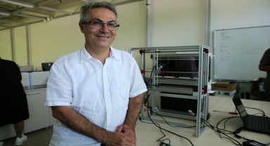 Robot arılar yok olma tehdidi altındaki kovanları takipte