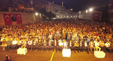 Sanatçı Sevcan Orhan Kayseri'de sahne aldı