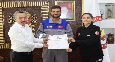 Sel felaketinde görev alan AFAD gönüllülerine teşekkür belgesi