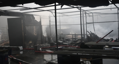 Sivas'ta mobilya fabrikasında çıkan yangın söndürüldü