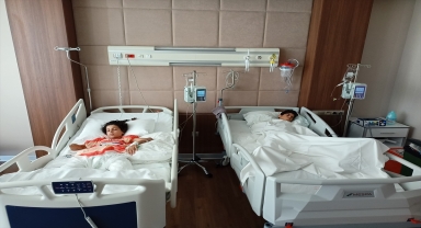 Tedavi için Türkiye'ye getirilen Filistinli kardeşlerin annesi Manal yaşadıklarını AA'ya anlattı: