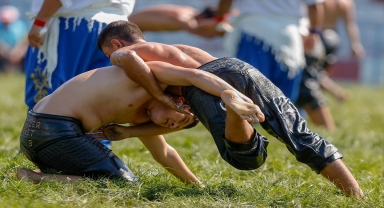 670. Tarihi Elmalı Yağlı Güreşleri'nde heyecan devam ediyor