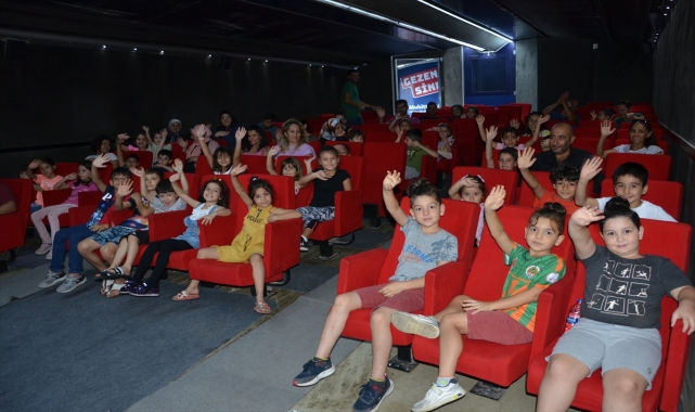 Altın Portakal Sinema Tırı ücretsiz sinema gösterimlerini sürdürüyor