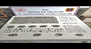 Antalya'da 3 bin 331 parça tarihi eser ele geçirildi