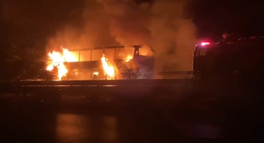 Antalya'da seyir halindeki tur otobüsünde yangın çıktı