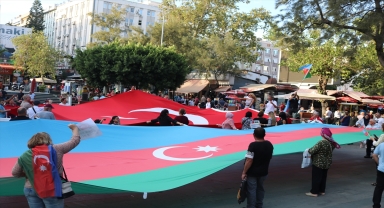 Antalya'da yaşayan Azerbaycanlılar Ermenistan'a tepki gösterdi
