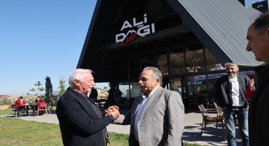 Başkan Yalçın, klasik araç sahipleriyle bir araya geldi