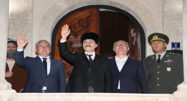 Büyük Önder Mustafa Kemal Atatürk'ün Sivas'a gelişi temsili olarak canlandırıldı