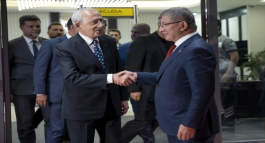 CHP Genel Başkanı Kılıçdaroğlu, Gelecek Partisi Genel Başkanı Davutoğlu ile görüştü