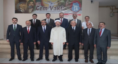 Diyanet İşleri Başkanı Erbaş, Sivas'ta Ali Baba Cemevi'ni ziyaret etti