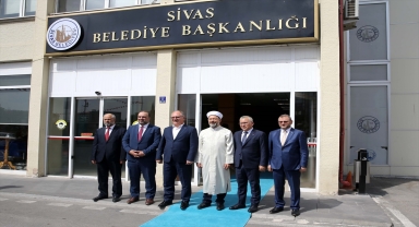 Diyanet İşleri Başkanı Erbaş, Sivas'ta ziyaretlerde bulundu