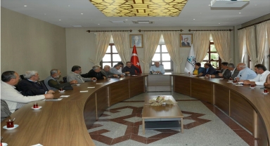 Güdül Belediye Başkanı Yalçın, muhtarlarla bir araya geldi