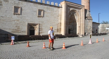 İspanya'dan yola çıkan Hollandalı gezgin Beyşehir'e geldi