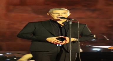 İtalyan tenor Alessandro Safina, Antalya'da konser verdi