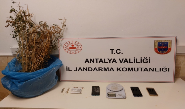 Kaş'ta uyuşturucu operasyonunda 2 şüpheli yakalandı