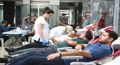 Kayseri Büyükşehir Belediyesi personelinden kan bağışı