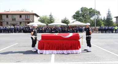 Kayseri'de kalp krizi sonucu hayatını kaybeden polis memuru için tören düzenlendi