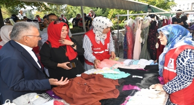 Kayseri'de öğrenciler yararına kermes açıldı