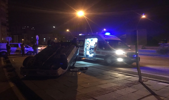 Kayseri'de takla atan otomobildeki 3 kişi yaralandı