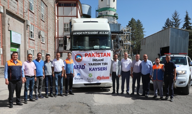 Kayseri Şeker'den Pakistan'daki sel bölgesine yardım