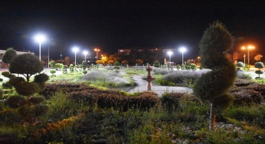 Kocasinan'da parklar modern aydınlatma sistemleriyle donatıldı