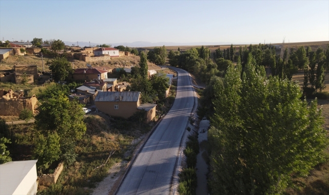 Konya Büyükşehir Belediyesi, mahalle yollarının kalitesini yükseltmek için çalışmalarını sürdürüyor