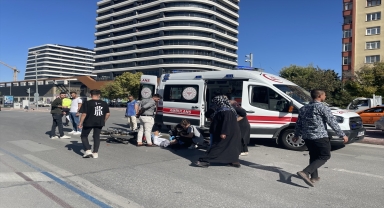 Çarpışan motosikletlerin sürücüleri yaralandı