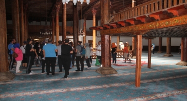 Tarihi ahşap camiyi 2 ayda 81 bin kişi ziyaret etti